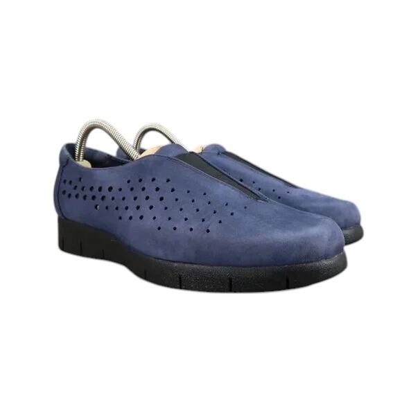 Clarks Shoes Womens 9 Slip On Casual Comfort Blue Leather Daelyn Summit Classic - Picture 1 of 14
